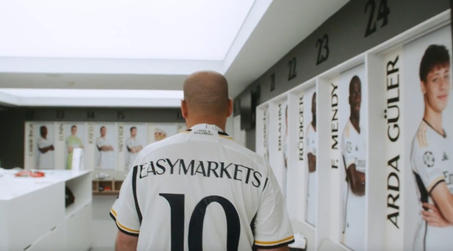 湛江海关在跨境电商渠道查获涉嫌侵犯商标权手提包49个